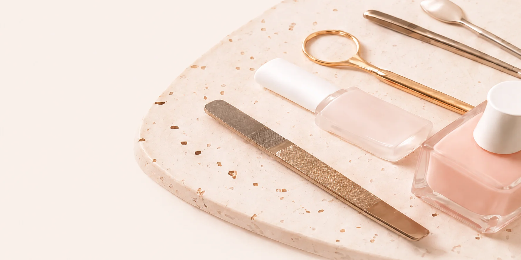 Belajar nail art basic online bersama FetaBeauty Academy