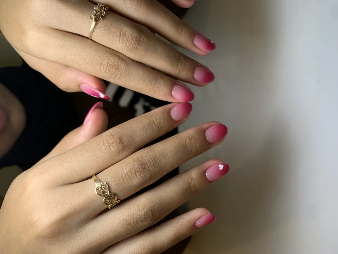 Ombre nails nude soft blend
