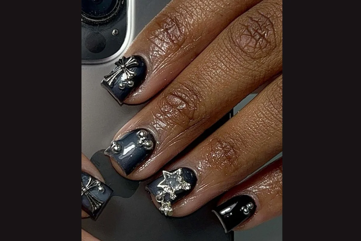 Short Y2K Nails