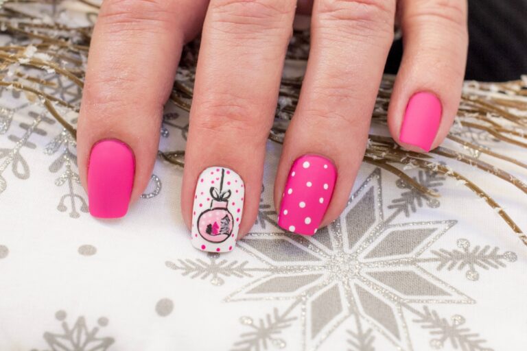Nail Art Karakter: Tren Kekinian Menggemaskan dari Anime & Game