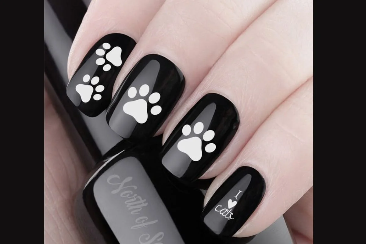 Nail Art Karakter Simple
