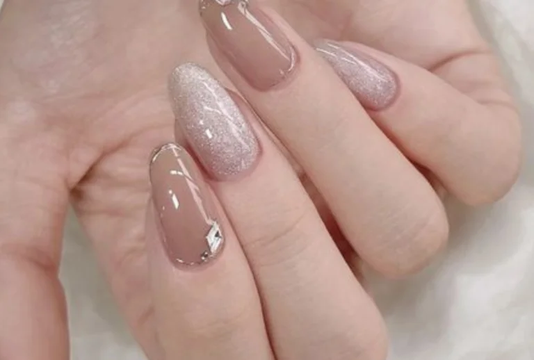 4 Inspirasi Tren Nail Art untuk Acara Formal dan Tips Memilihnya