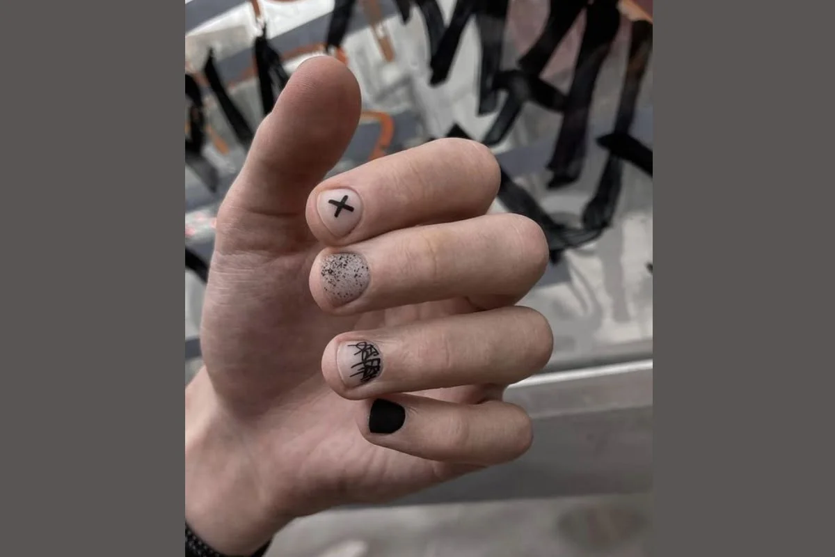 nail art karakter untuk pria