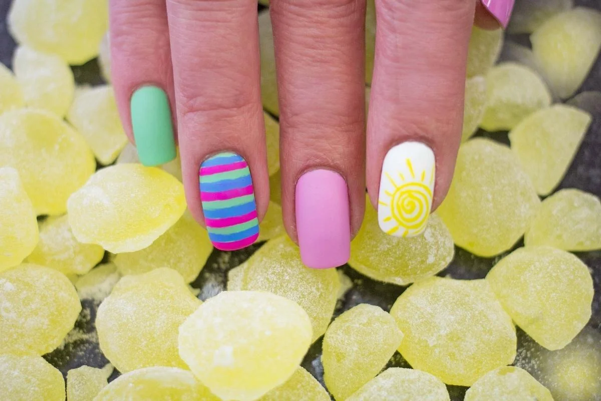 teknik dasar nail art striping