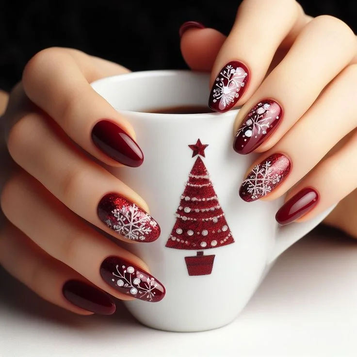 Gaya Nail Art Warna Maroon Elegan
