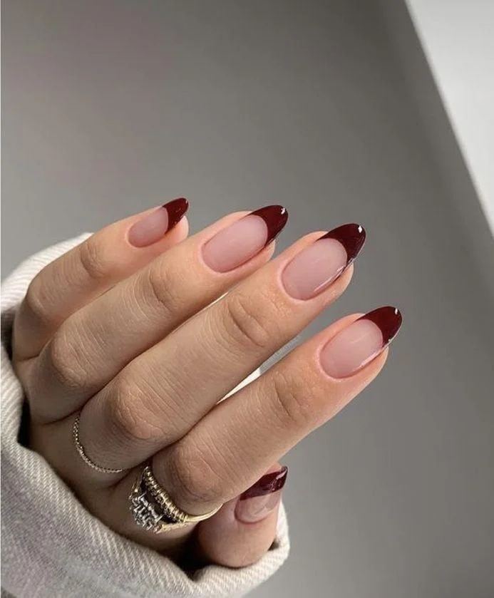 ide design nail art maroon elegan