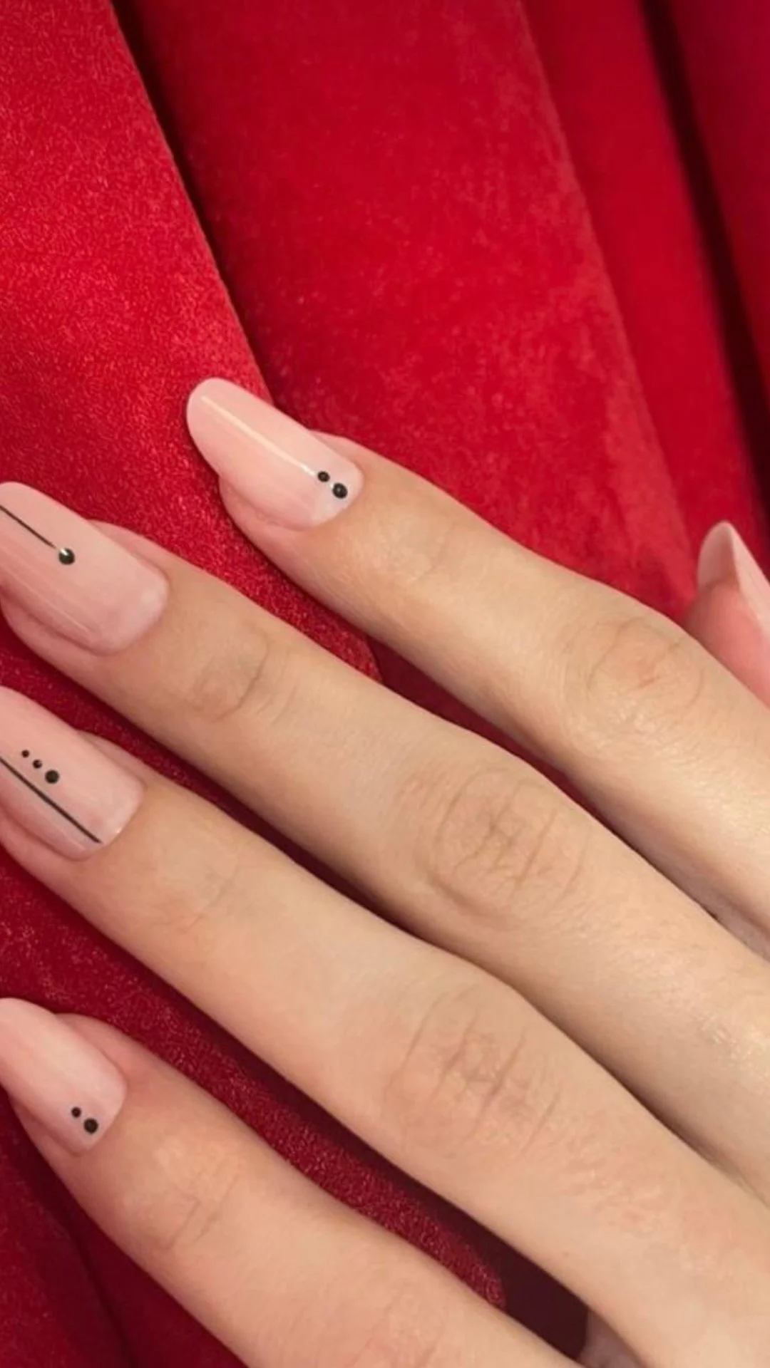 Nail Art Hitam untuk Pemula