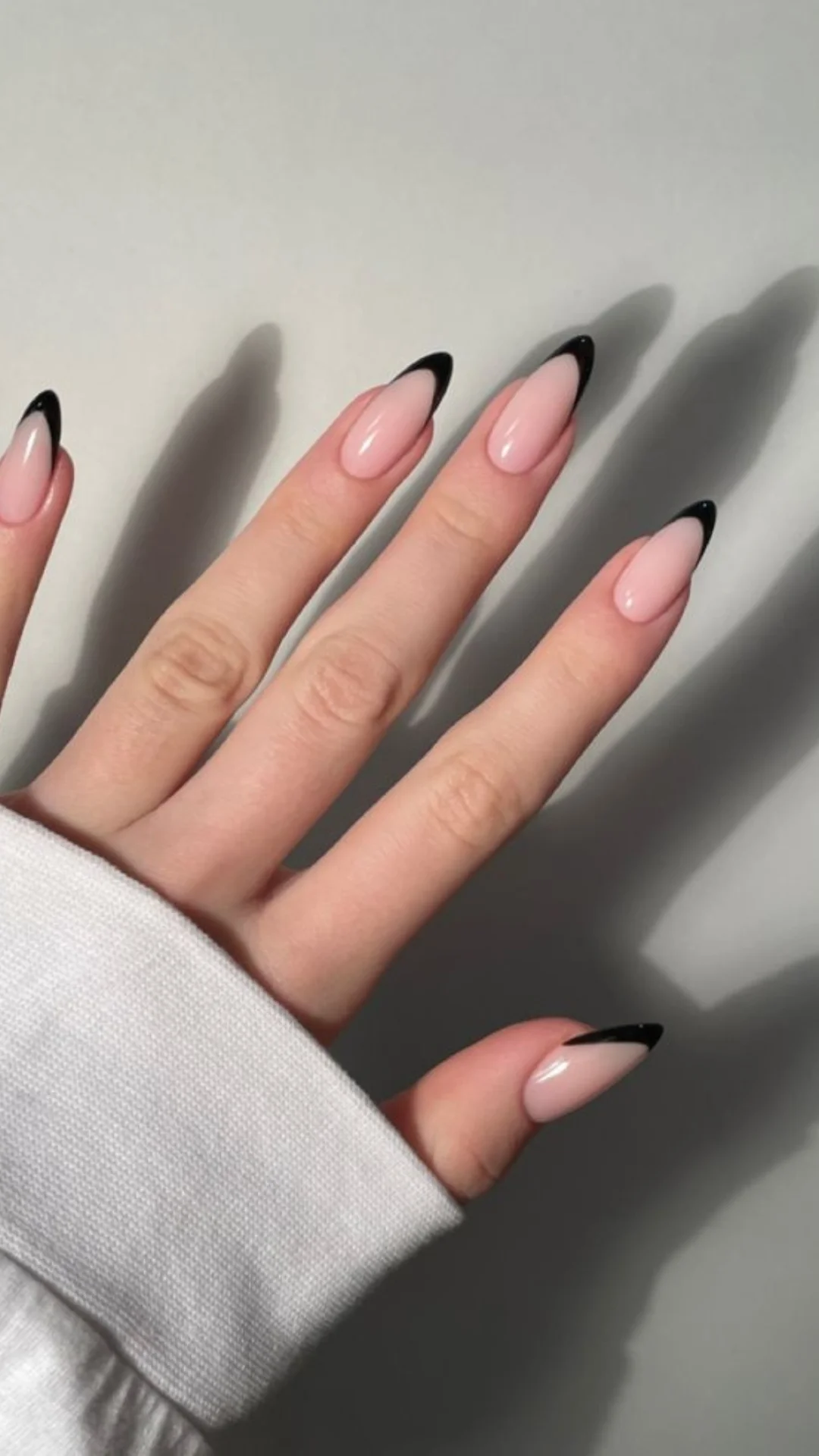 Nail Art Hitam elegan