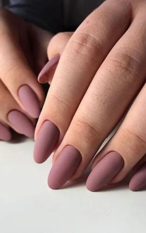 Nail art polos dengan matte coat