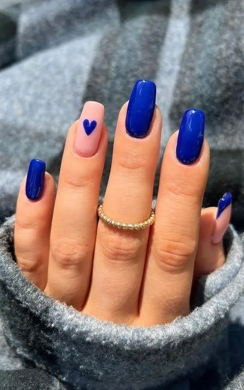 nail art biru navy