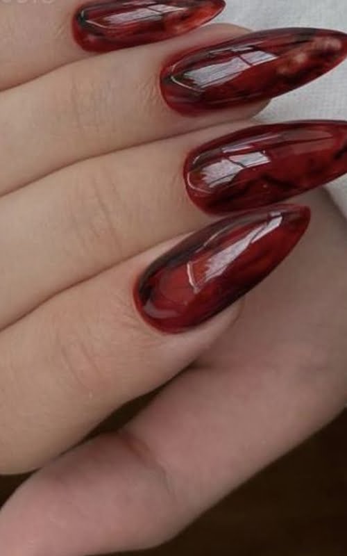 Ide desain nail art marble maroon