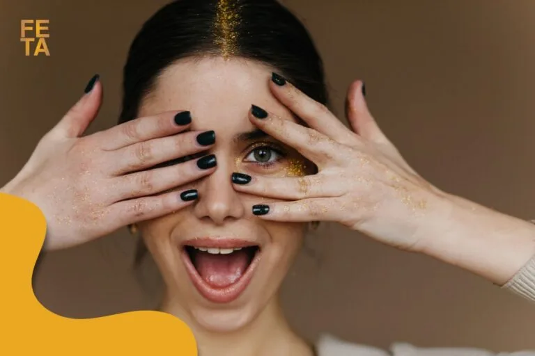 Nail Art Cat Eye, Pilihan Sempurna untuk Kuku yang Berkilau Memukau