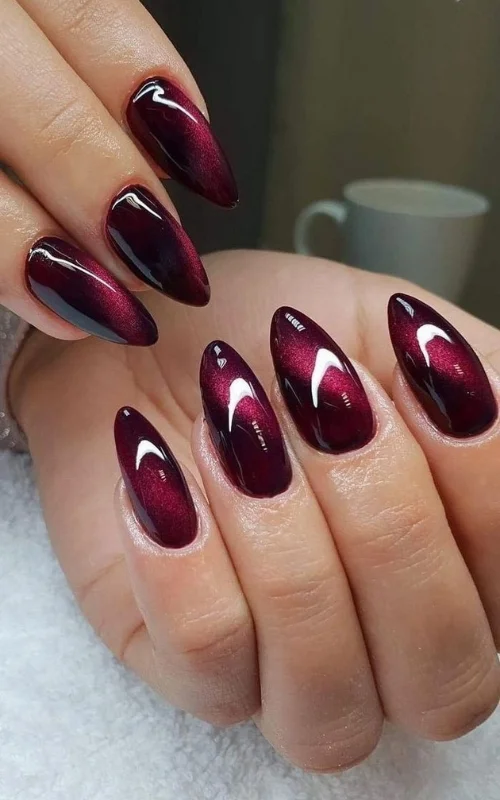 nail art cat eye maroon