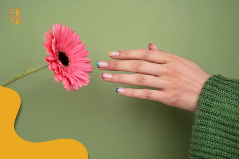 Mengenal French Nail Art: Desain Kuku Timeless yang Hits Lagi