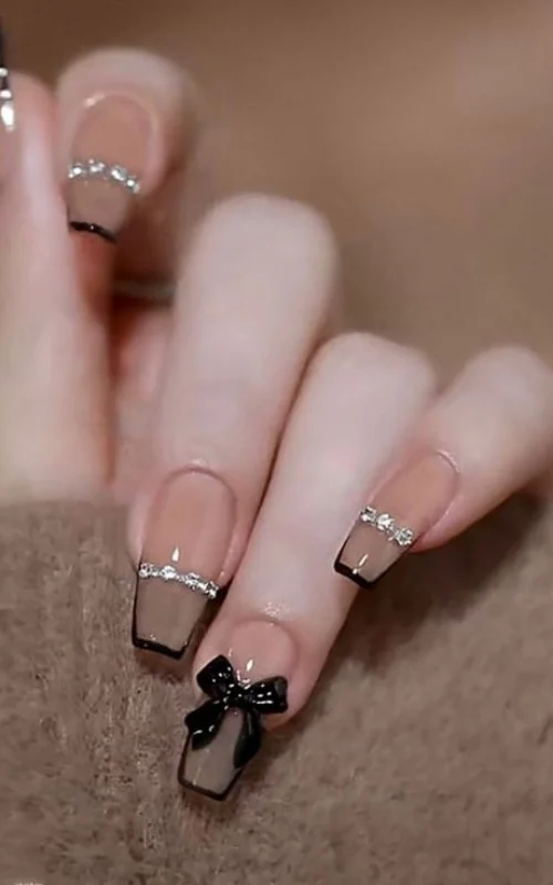 French nail art modern 3d