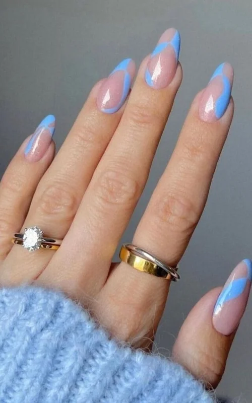 ide design nail art biru muda gaya negative space