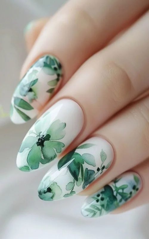 ide desain nail art hijau sage floral bunga besar