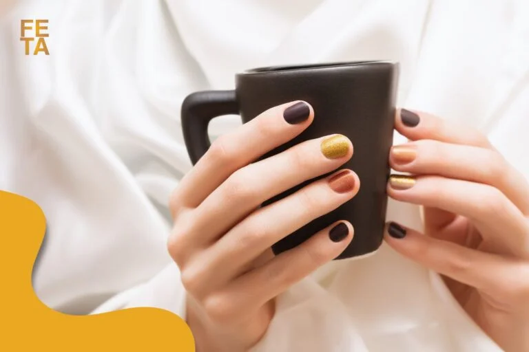 Nail Art Cokelat Susu, Si Manis Atraktif untuk Tampil Stand Out