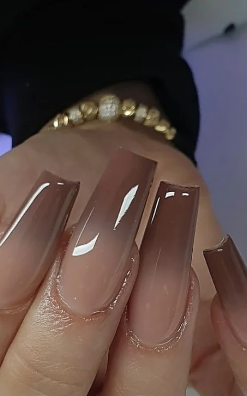 ide desain nail art cokelat susu ombre