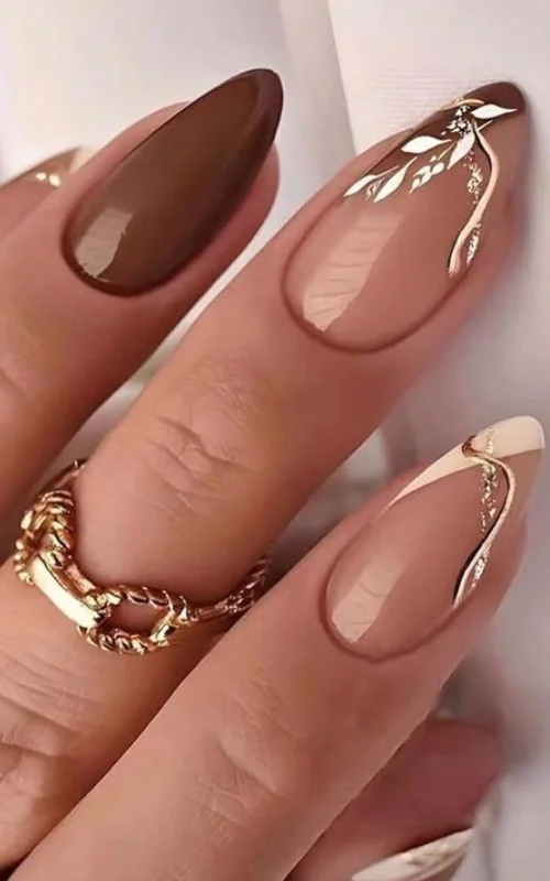 ide desain nail art cokelat susu french tip mewah