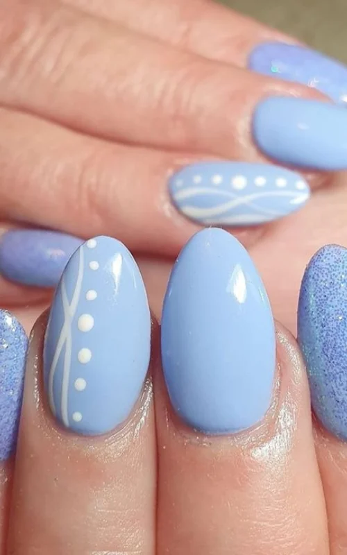 ide design nail art biru glitter polkadot