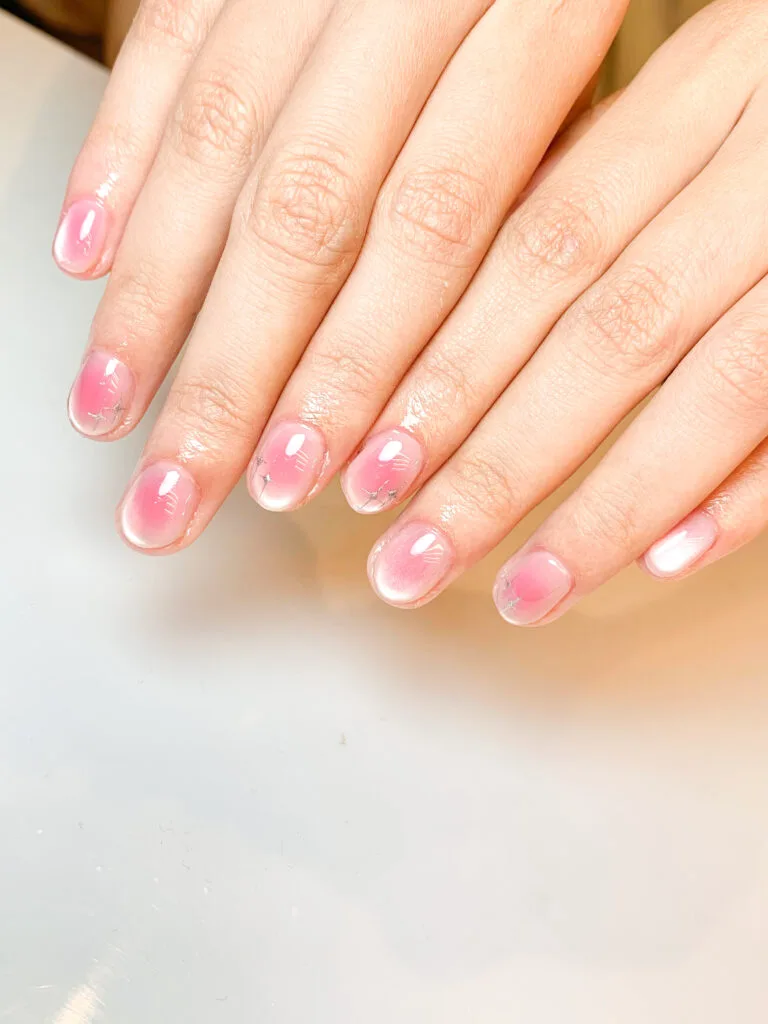 Nail art ombre pink polos glossy