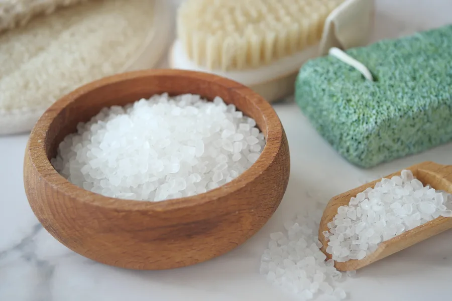Bath salt untuk rendaman kaki pedicure spa, dengan sikat kaki dan batu apung