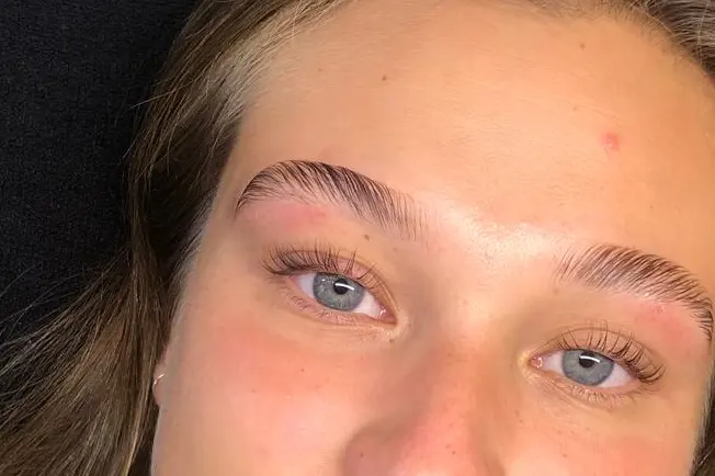 Hasil brow lamination Feta Beauty — alis tersisir naik natural
