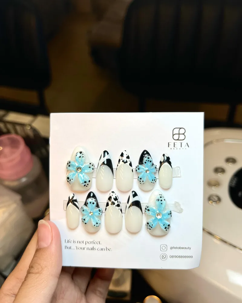 Custom press on nails desain panda lucu pesanan pelanggan Feta Beauty