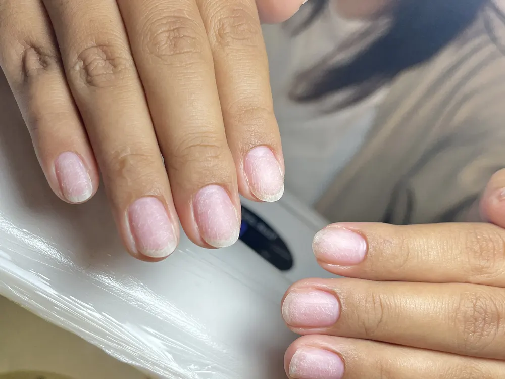 Hasil manicure Feta Beauty, kuku tangan bersih dan mengilap