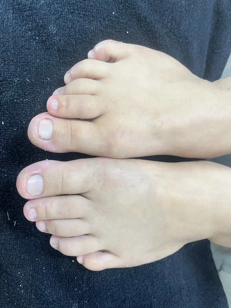 Hasil pedicure di Feta Beauty Studio, kuku kaki bersih dan terawat